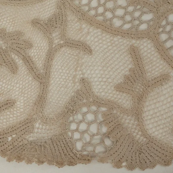 Vintage Italian Lace Table Runner Handmade Delicate Quality 17x45 Bureau Scarf